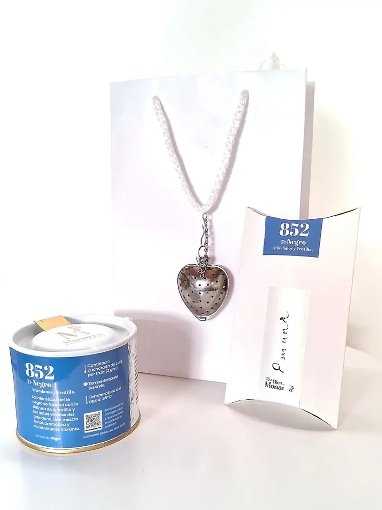 Lata azul Emuná 852, té negro, con sobre y filtro de corazón